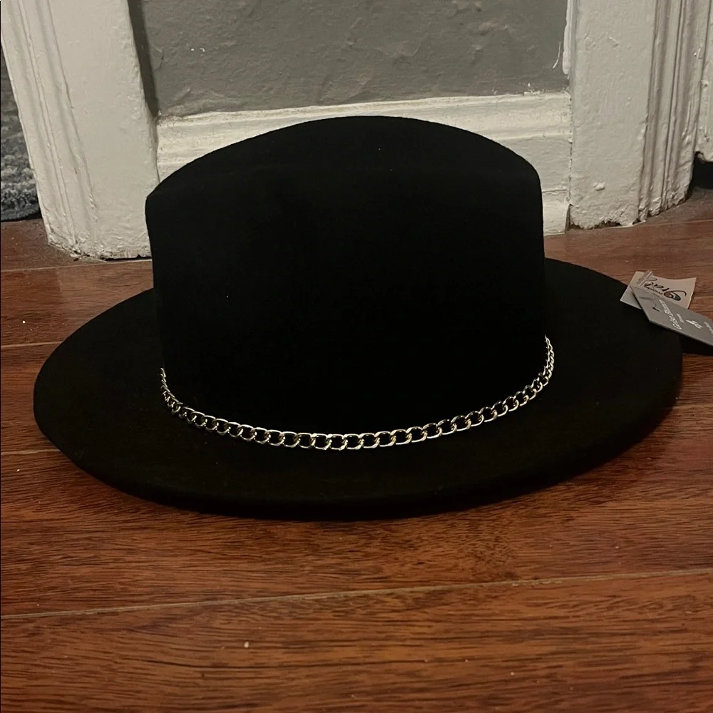 Stylish Black Hat with Gold Chain Accent
